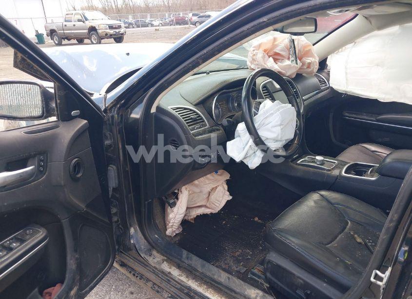 Photo 5 of 2016 Chrysler 300c AWD (VIN 2C3CCAKG4GH325443)