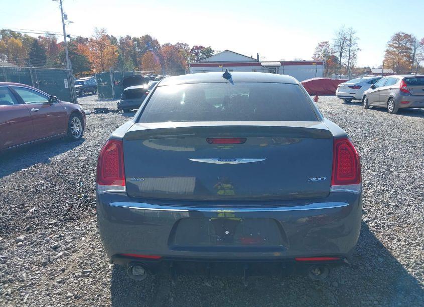 Photo 17 of 2019 Chrysler 300 LIMITED AWD (VIN 2C3CCAKG4KH690861)