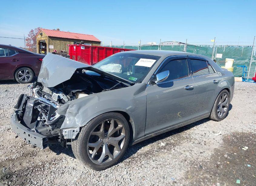 Photo 2 of 2019 Chrysler 300 LIMITED AWD (VIN 2C3CCAKG4KH690861)