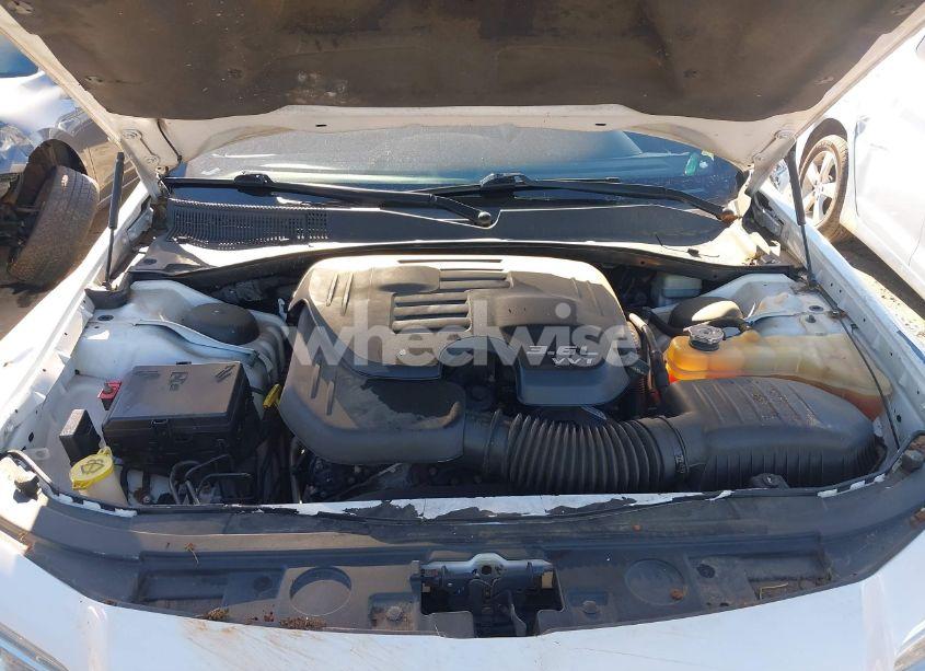 Photo 10 of 2013 Chrysler 300c AWD (VIN 2C3CCAKG6DH602475)