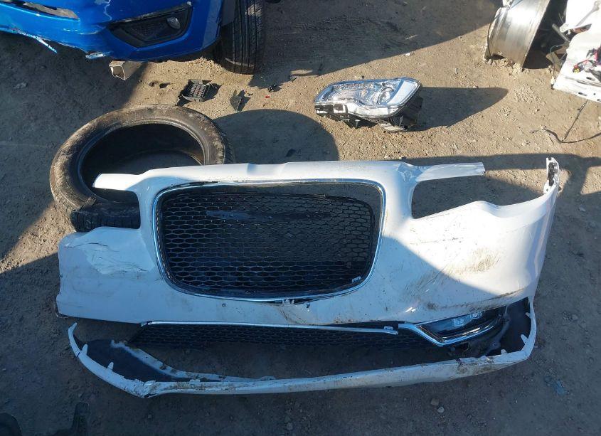 Photo 12 of 2019 Chrysler 300 LIMITED AWD (VIN 2C3CCAKG7KH543045)