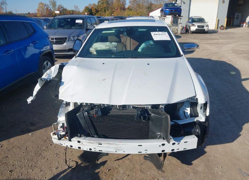 Photo 13 of 2019 Chrysler 300 LIMITED AWD (VIN 2C3CCAKG7KH543045)