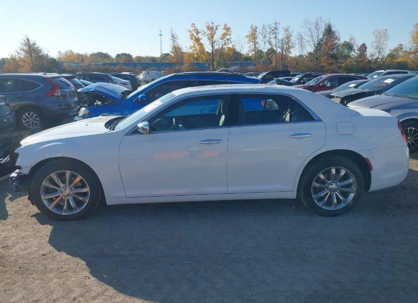 Photo 15 of 2019 Chrysler 300 LIMITED AWD (VIN 2C3CCAKG7KH543045)