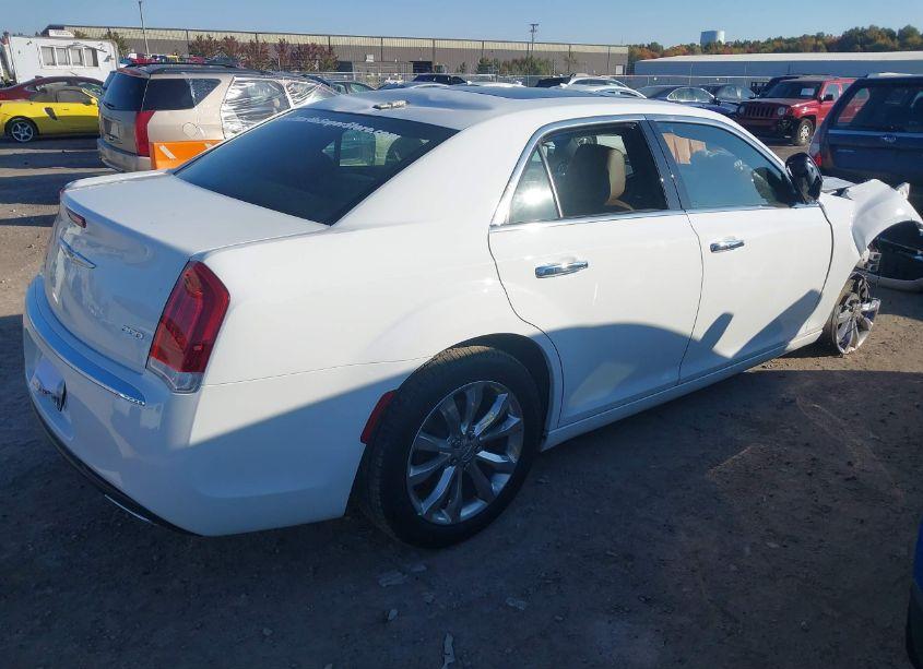 Photo 4 of 2019 Chrysler 300 LIMITED AWD (VIN 2C3CCAKG7KH543045)