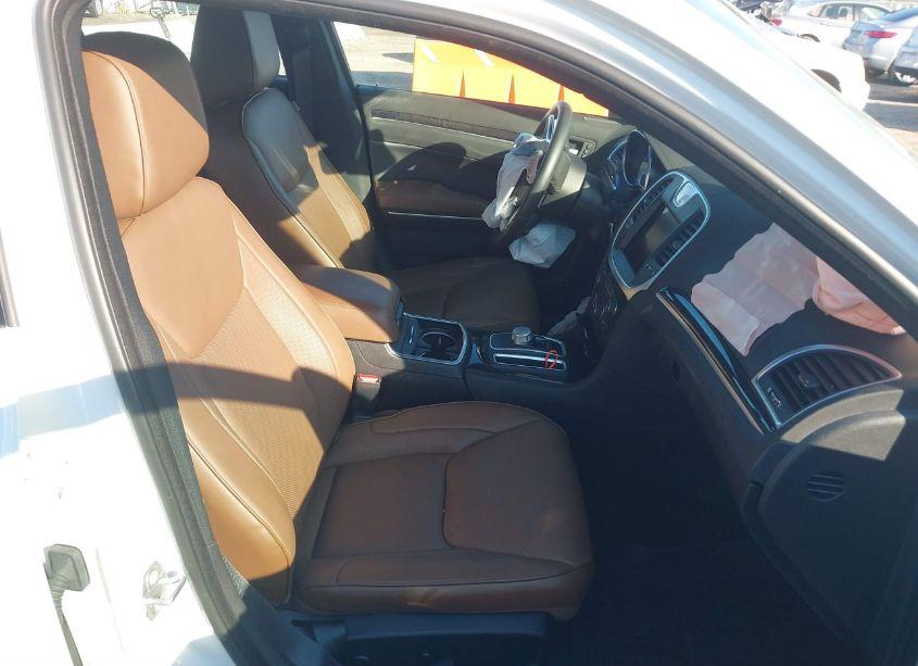 Photo 5 of 2019 Chrysler 300 LIMITED AWD (VIN 2C3CCAKG7KH543045)