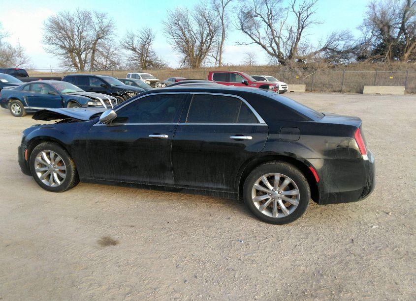 Photo 15 of 2019 Chrysler 300 LIMITED AWD (VIN 2C3CCAKG7KH586638)