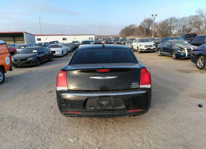 Photo 17 of 2019 Chrysler 300 LIMITED AWD (VIN 2C3CCAKG7KH586638)