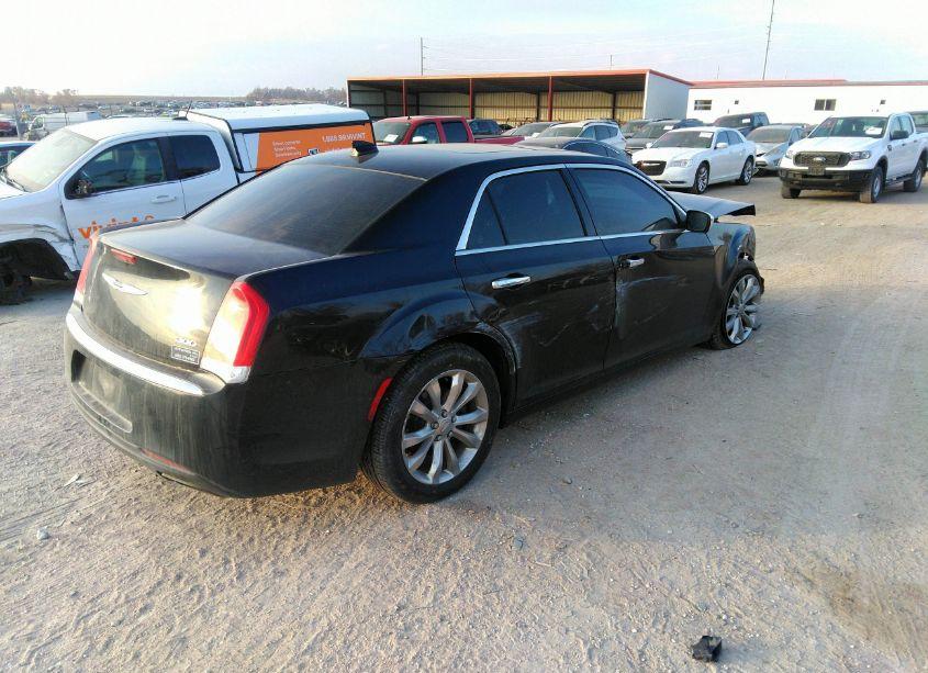 Photo 4 of 2019 Chrysler 300 LIMITED AWD (VIN 2C3CCAKG7KH586638)
