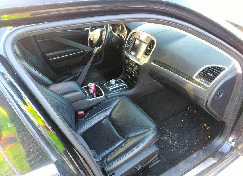 Photo 5 of 2019 Chrysler 300 LIMITED AWD (VIN 2C3CCAKG7KH586638)