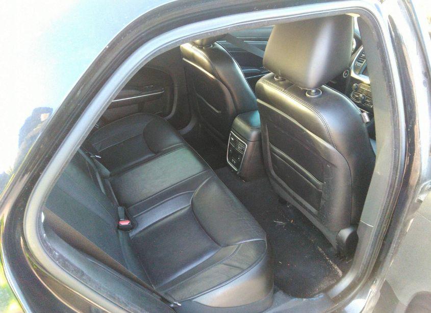 Photo 8 of 2019 Chrysler 300 LIMITED AWD (VIN 2C3CCAKG7KH586638)