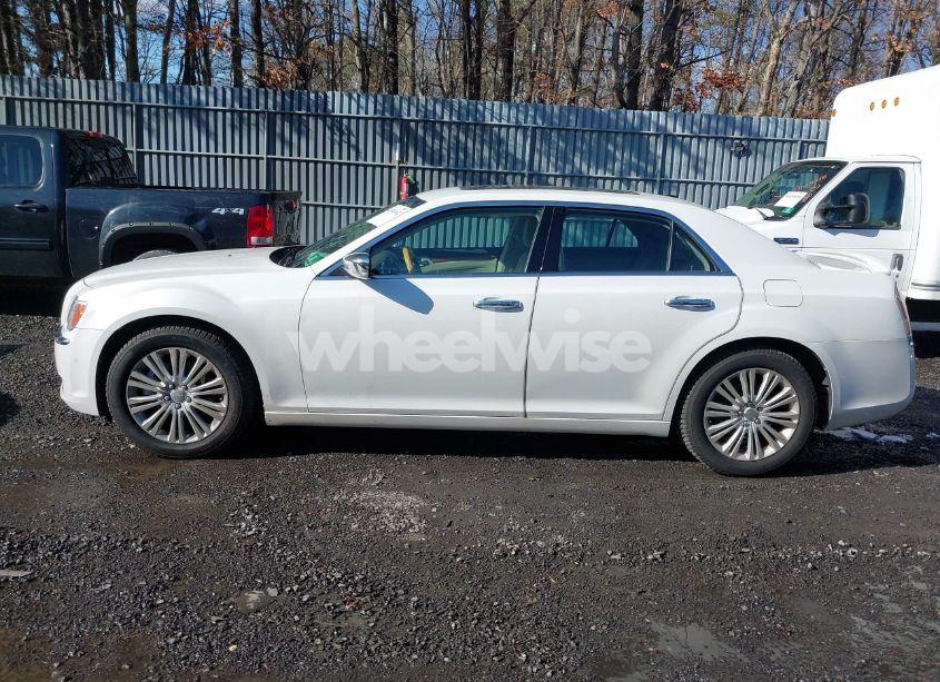 Photo 14 of 2013 Chrysler 300c AWD (VIN 2C3CCAKGXDH733148)