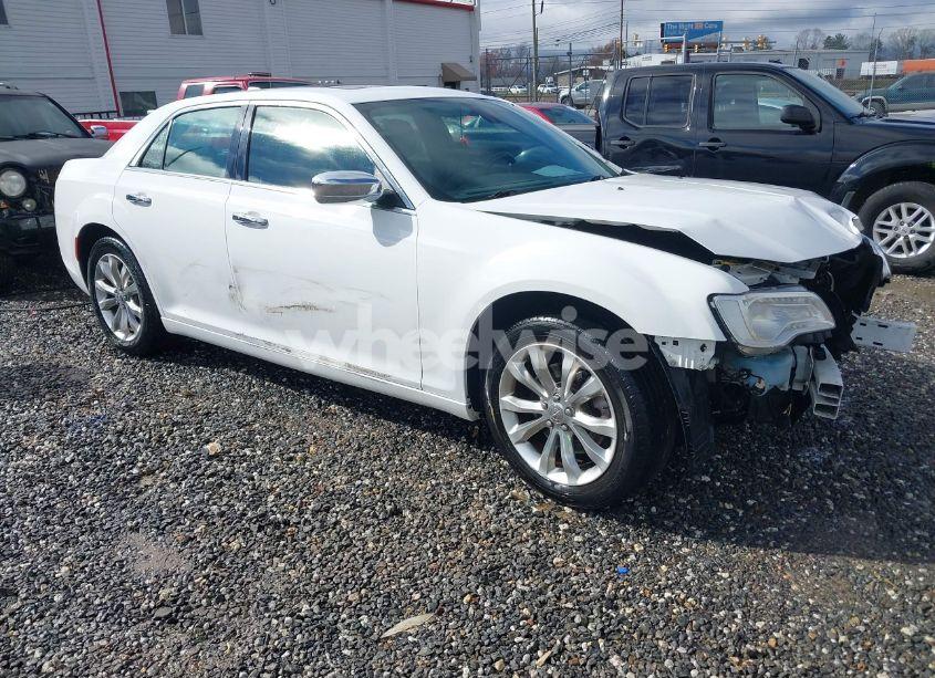 2019 Chrysler 300 LIMITED AWD (VIN 2C3CCAKGXKH577948) main photo