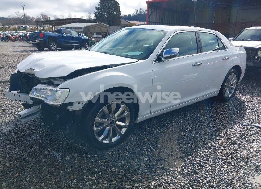 Photo 2 of 2019 Chrysler 300 LIMITED AWD (VIN 2C3CCAKGXKH577948)
