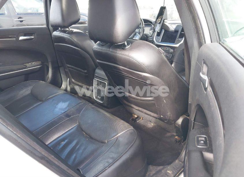 Photo 8 of 2019 Chrysler 300 LIMITED AWD (VIN 2C3CCAKGXKH577948)