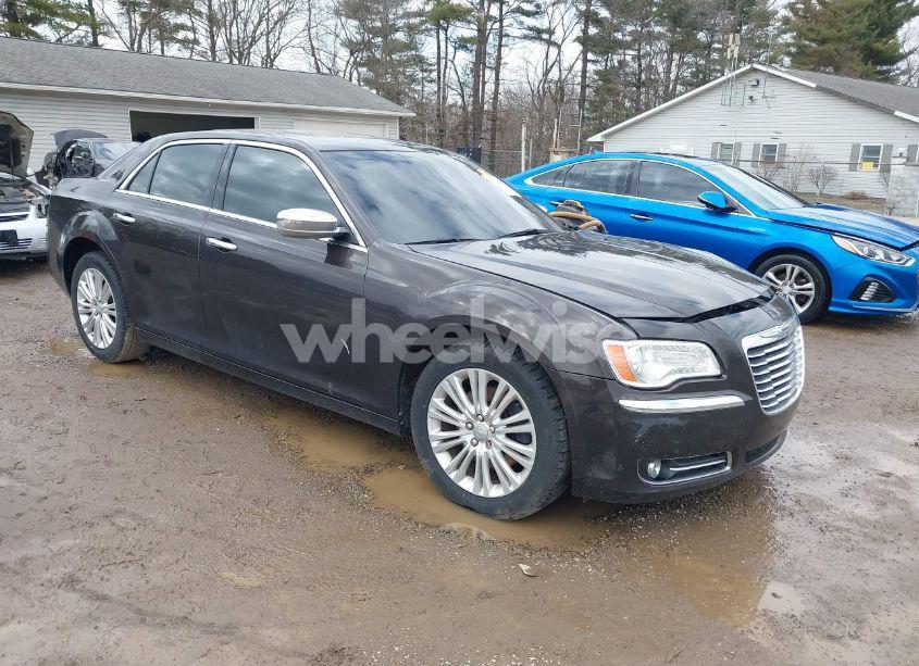 2013 Chrysler 300c AWD (VIN 2C3CCAKT2DH646633) main photo