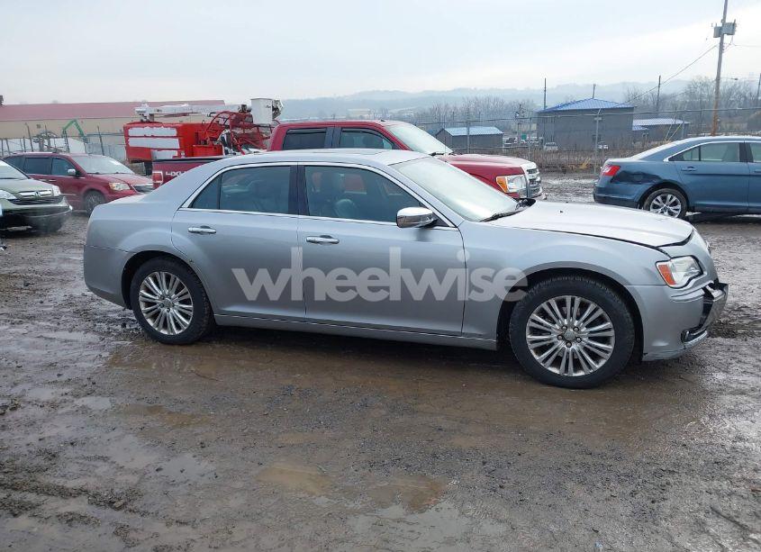 Photo 13 of 2013 Chrysler 300c AWD (VIN 2C3CCAKT4DH667127)