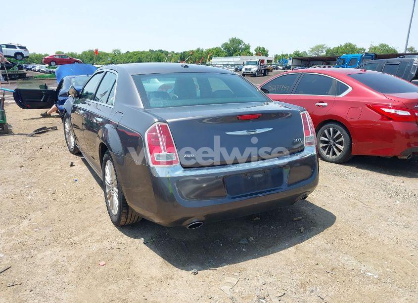 Photo 16 of 2013 Chrysler 300c AWD (VIN 2C3CCAKT6DH744998)