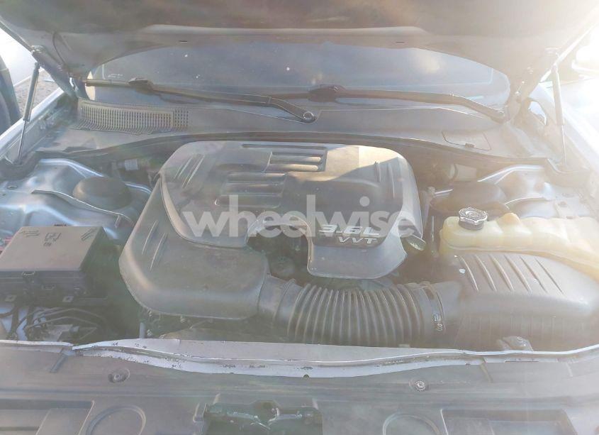 Photo 10 of 2016 Chrysler 300c PLATINUM (VIN 2C3CCAPG6GH167731)