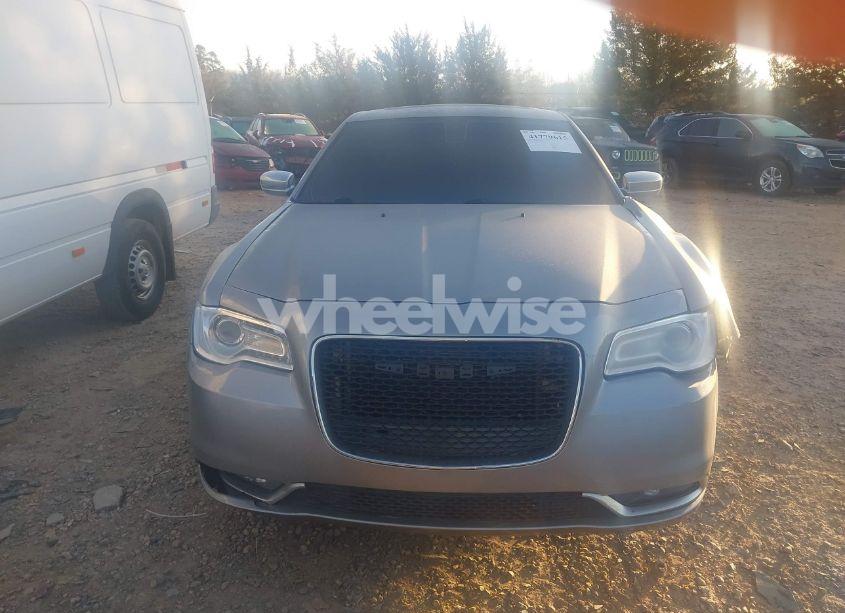 Photo 13 of 2016 Chrysler 300c PLATINUM (VIN 2C3CCAPG6GH167731)