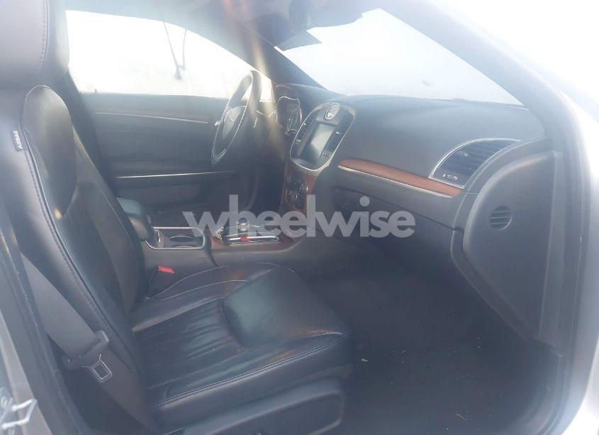 Photo 5 of 2016 Chrysler 300c PLATINUM (VIN 2C3CCAPG6GH167731)