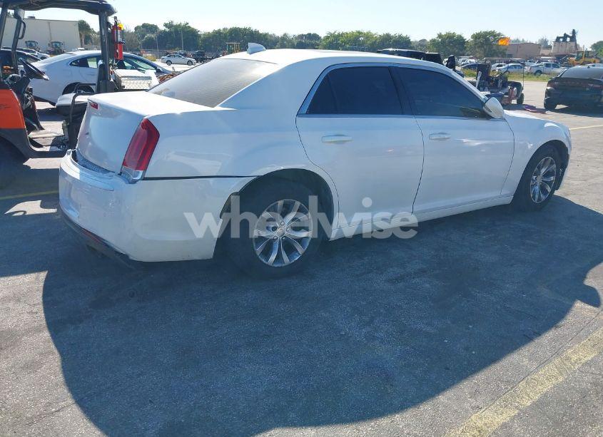 Photo 4 of 2016 Chrysler 300c PLATINUM (VIN 2C3CCAPT3GH295728)
