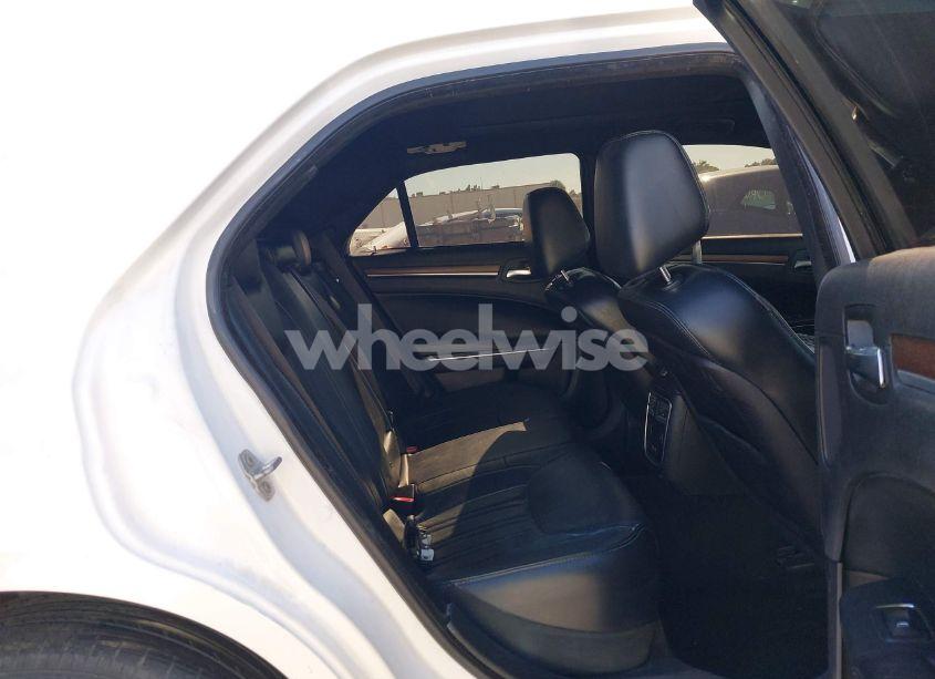 Photo 8 of 2016 Chrysler 300c PLATINUM (VIN 2C3CCAPT3GH295728)