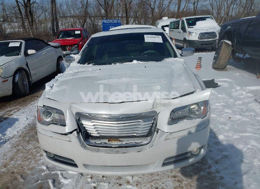 Photo 12 of 2012 Chrysler 300c LUXURY SERIES (VIN 2C3CCAPT5CH253894)