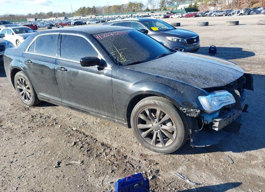 2015 Chrysler 300 LIMITED (VIN 2C3CCARG0FH814474) main photo