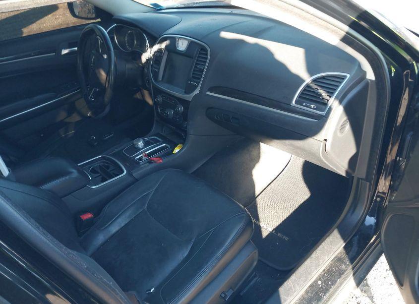 Photo 5 of 2015 Chrysler 300 LIMITED (VIN 2C3CCARG0FH814474)