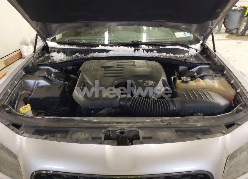 Photo 10 of 2016 Chrysler 300 LIMITED (VIN 2C3CCARG0GH170699)