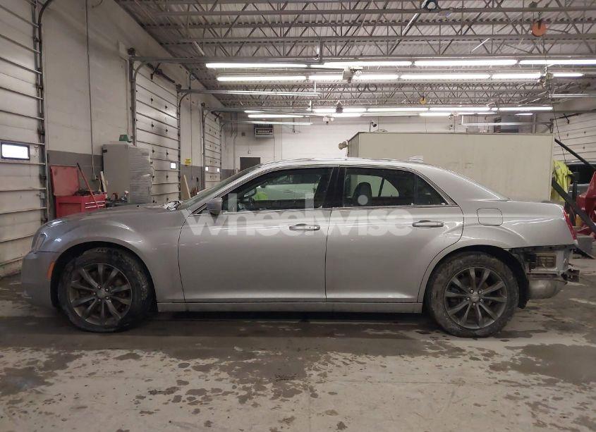 Photo 14 of 2016 Chrysler 300 LIMITED (VIN 2C3CCARG0GH170699)