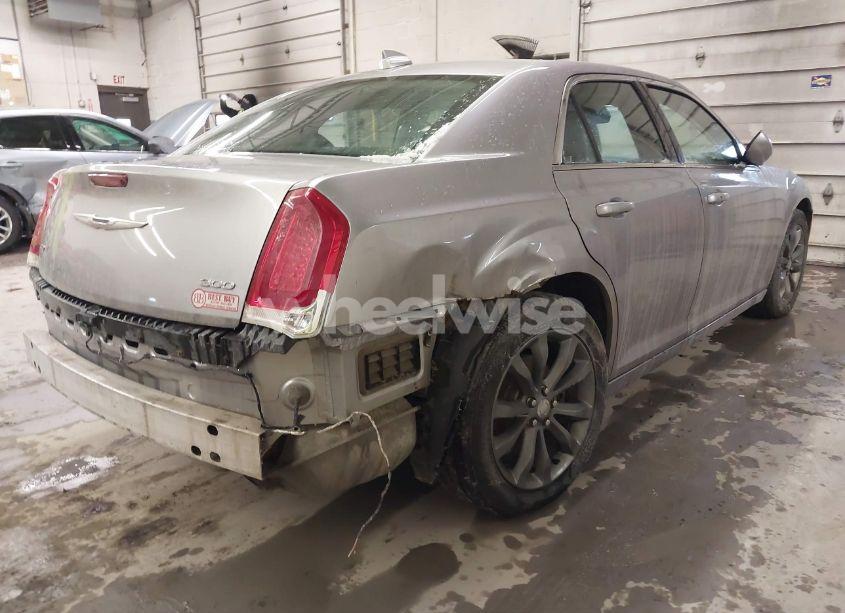 Photo 4 of 2016 Chrysler 300 LIMITED (VIN 2C3CCARG0GH170699)