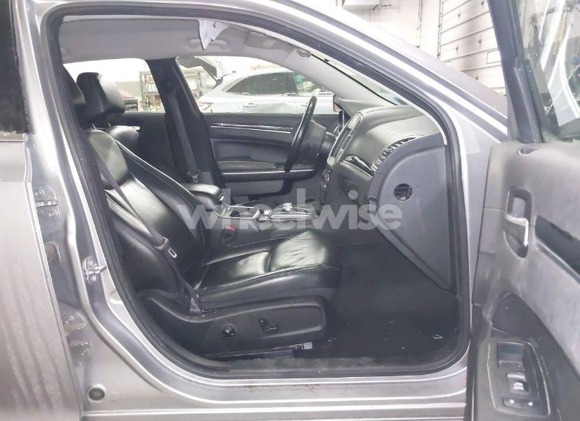 Photo 5 of 2016 Chrysler 300 LIMITED (VIN 2C3CCARG0GH170699)