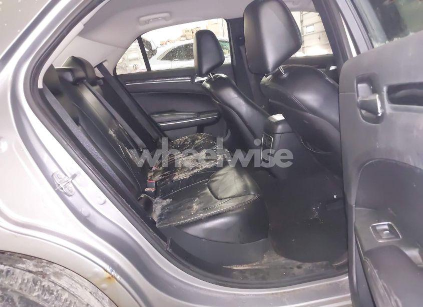 Photo 8 of 2016 Chrysler 300 LIMITED (VIN 2C3CCARG0GH170699)