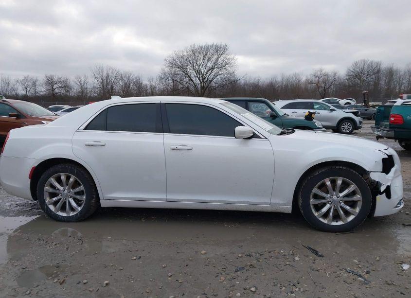 Photo 13 of 2015 Chrysler 300 LIMITED (VIN 2C3CCARG1FH892164)