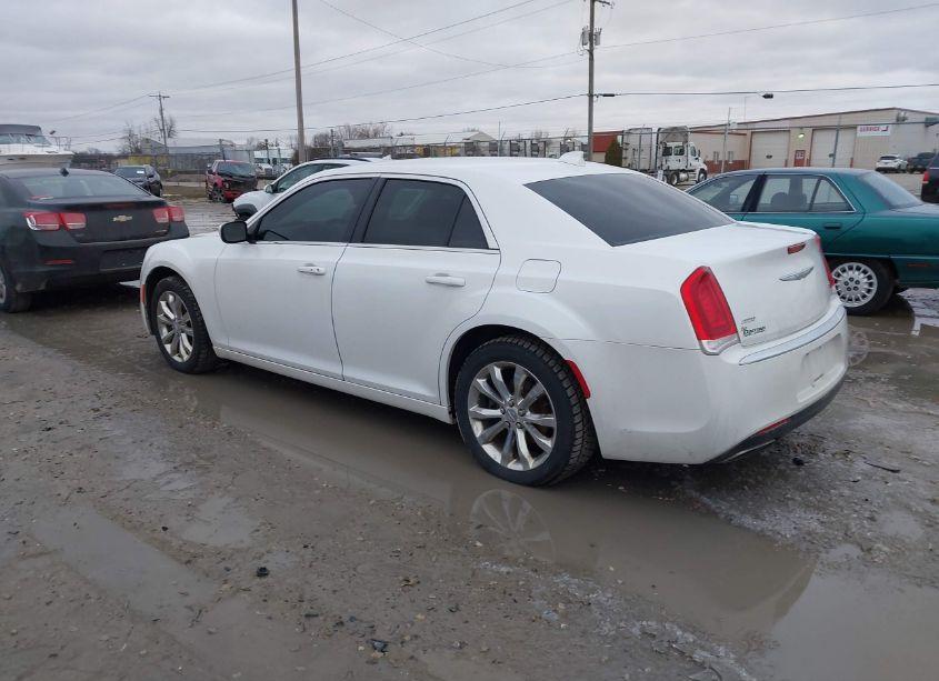 Photo 3 of 2015 Chrysler 300 LIMITED (VIN 2C3CCARG1FH892164)