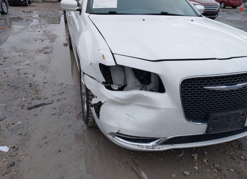 Photo 6 of 2015 Chrysler 300 LIMITED (VIN 2C3CCARG1FH892164)