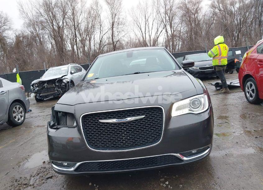 Photo 13 of 2016 Chrysler 300 LIMITED (VIN 2C3CCARG1GH321338)