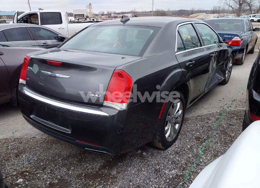 Photo 4 of 2016 Chrysler 300 LIMITED (VIN 2C3CCARG1GH321338)