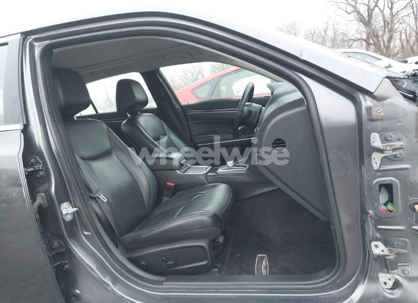 Photo 5 of 2016 Chrysler 300 LIMITED (VIN 2C3CCARG1GH321338)