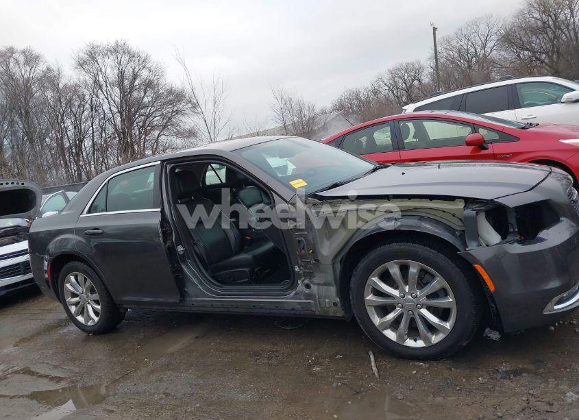 Photo 6 of 2016 Chrysler 300 LIMITED (VIN 2C3CCARG1GH321338)
