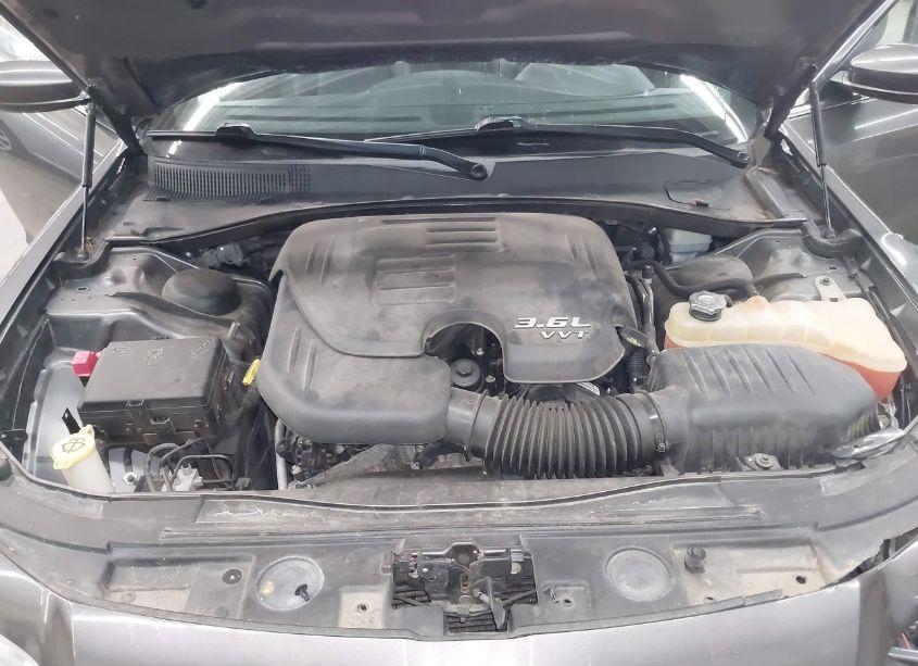 Photo 10 of 2013 Chrysler 300 MOTOWN (VIN 2C3CCARG2DH558786)