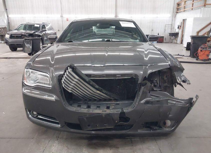 Photo 12 of 2013 Chrysler 300 MOTOWN (VIN 2C3CCARG2DH558786)