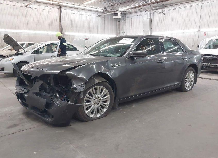 Photo 2 of 2013 Chrysler 300 MOTOWN (VIN 2C3CCARG2DH558786)