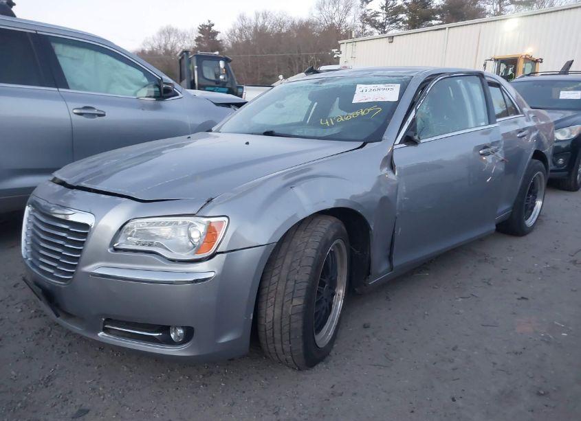 Photo 2 of 2013 Chrysler 300 MOTOWN (VIN 2C3CCARG2DH659827)