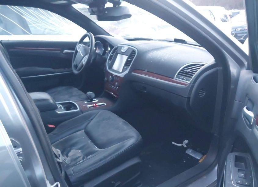 Photo 5 of 2013 Chrysler 300 MOTOWN (VIN 2C3CCARG2DH659827)