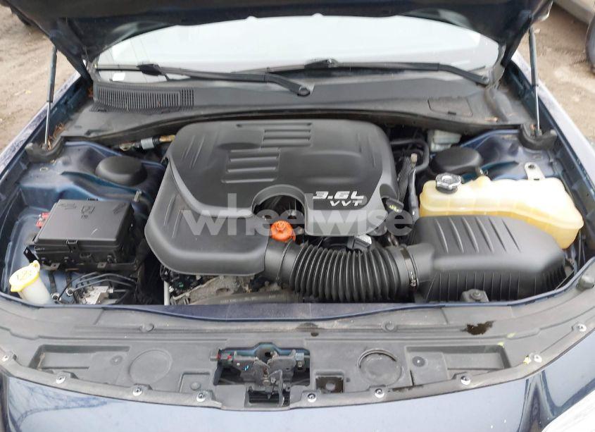 Photo 10 of 2015 Chrysler 300 LIMITED (VIN 2C3CCARG2FH831535)