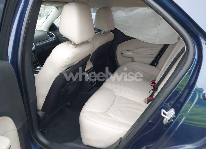 Photo 8 of 2015 Chrysler 300 LIMITED (VIN 2C3CCARG2FH831535)