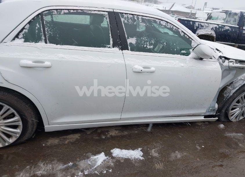 Photo 14 of 2014 Chrysler 300 (VIN 2C3CCARG3EH280451)