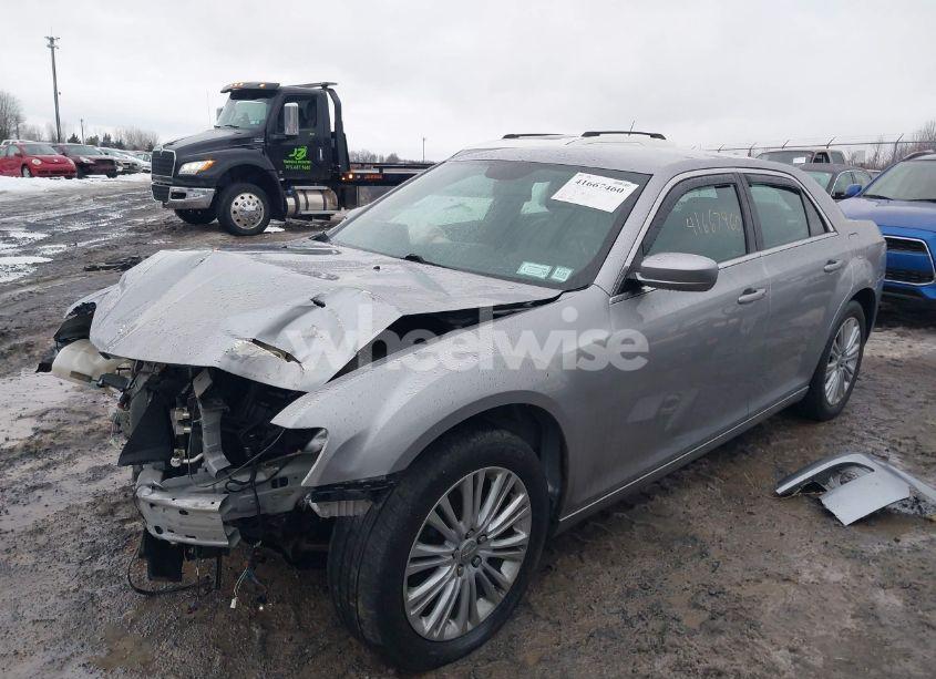 Photo 2 of 2014 Chrysler 300 (VIN 2C3CCARG4EH148587)